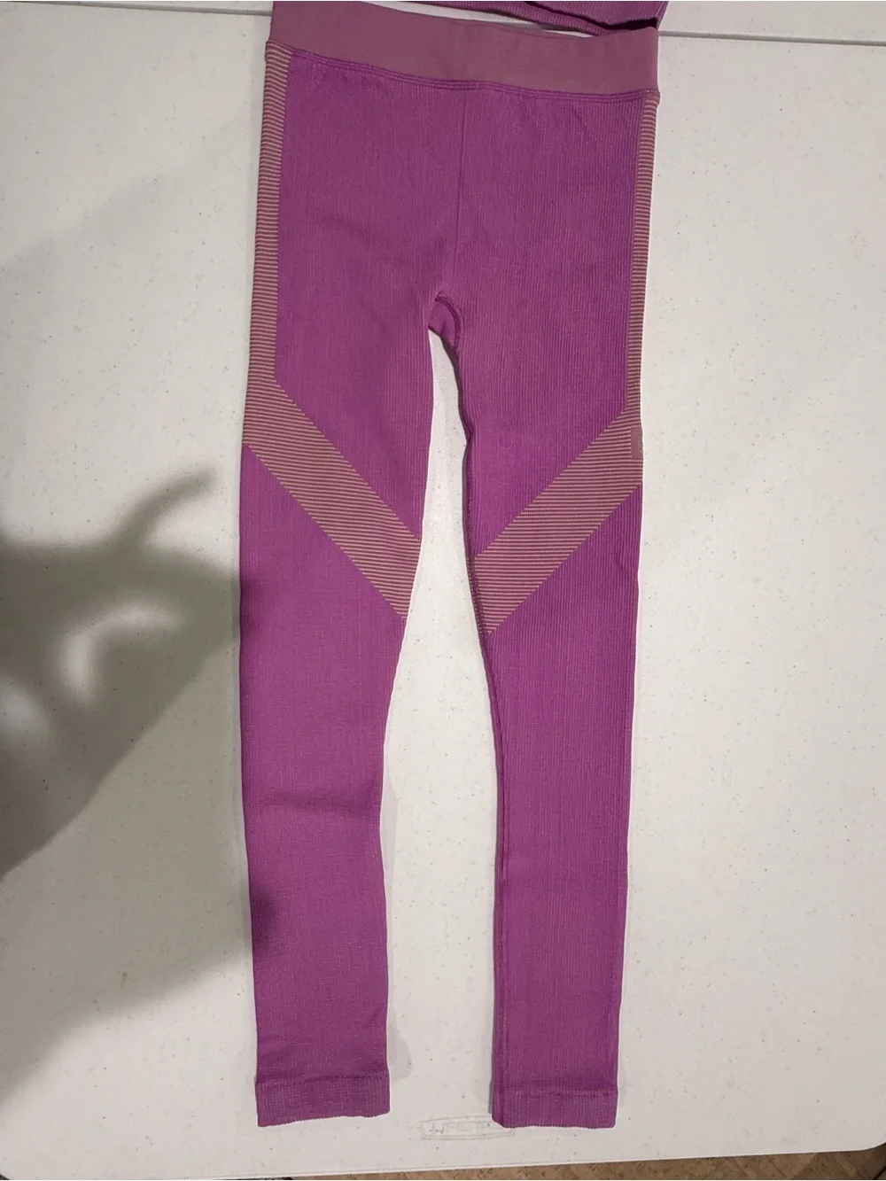 ALO Yoga Women’s Purple & Lime Green Seamless Active Leggings & Bra